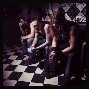 Скачать бесплатно Kotiteollisuus - Helvetista Itaan (2003)